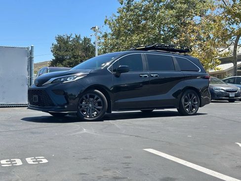Used 2024 Toyota Sienna XSE w/ XSE Plus Package FWD image 1
