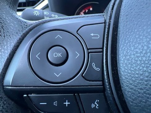 Used 2025 Toyota RAV4 XLE FWD image 24