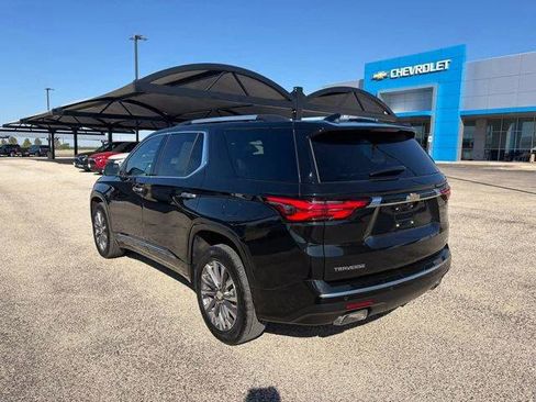 Used 2022 Chevrolet Traverse Premier FWD image 7