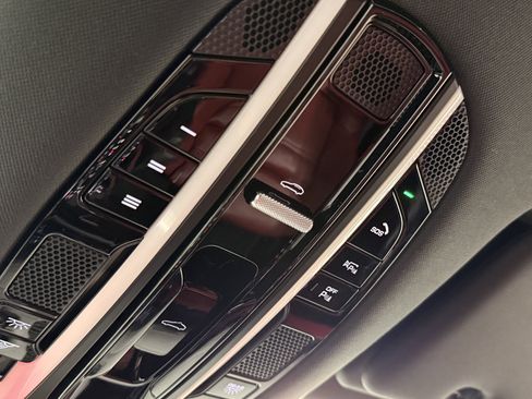 Certified 2022 Porsche Cayenne S image 35