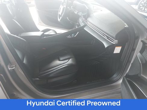 Certified 2025 Hyundai Elantra Limited FWD image 10
