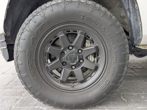 Used 2023 Toyota Tacoma SR w/ SR Convenience Package image 12