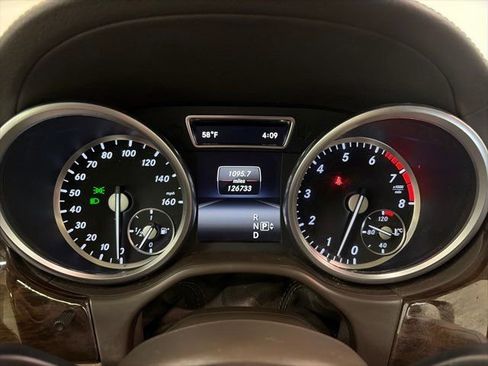 Used 2015 Mercedes-Benz GL 450 4MATIC image 24