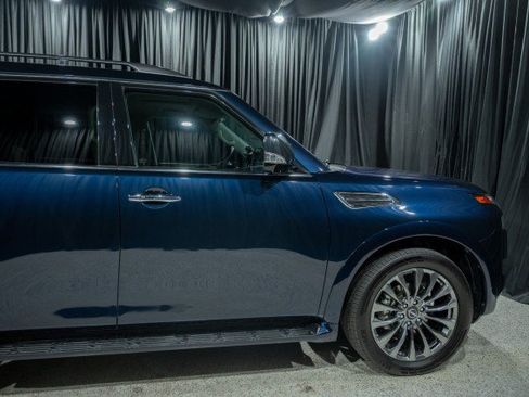 Used 2023 Nissan Armada Platinum w/ Captain's Chairs Package AWD/4WD image 4