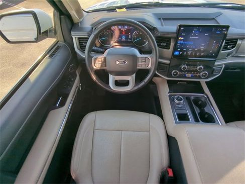 Used 2024 Ford Expedition Max XLT image 20