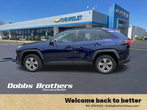 Used 2025 Toyota RAV4 XLE AWD/4WD image 4