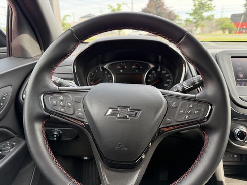 Used 2024 Chevrolet Equinox RS AWD/4WD image 12