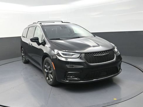 Used 2025 Chrysler Pacifica Limited FWD image 29