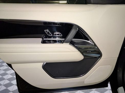 New 2026 Land Rover Range Rover SE AWD/4WD image 11