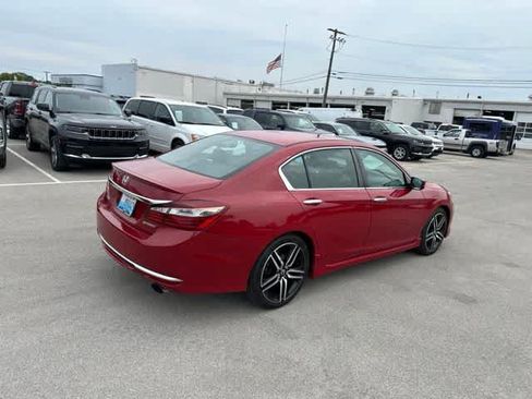 Used 2016 Honda Accord Sport image 10