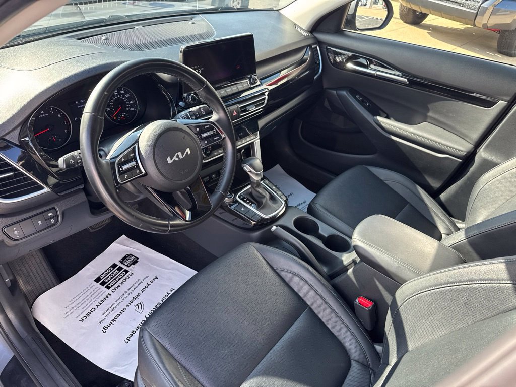 Used 2023 Kia Seltos EX AWD/4WD image 13
