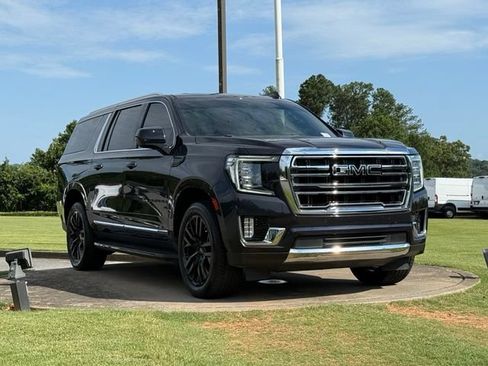Used 2023 GMC Yukon XL SLT AWD/4WD image 1