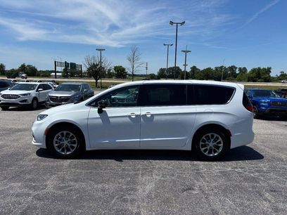 Used 2026 Chrysler Pacifica Limited