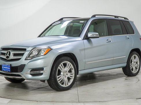 Used 2015 Mercedes-Benz GLK 350 4MATIC image 3