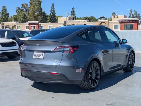 Used 2023 Tesla Model Y Performance AWD/4WD image 5