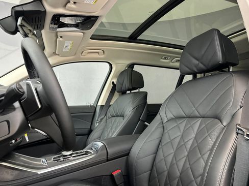 New 2026 BMW X7 xDrive40i w/ Premium Package image 14