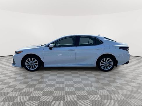 Used 2023 Toyota Camry LE AWD/4WD image 4