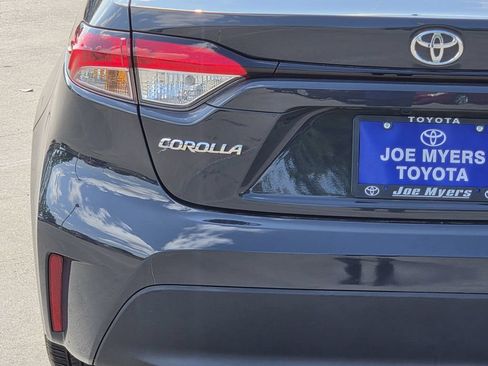 Used 2025 Toyota Corolla LE FWD image 10