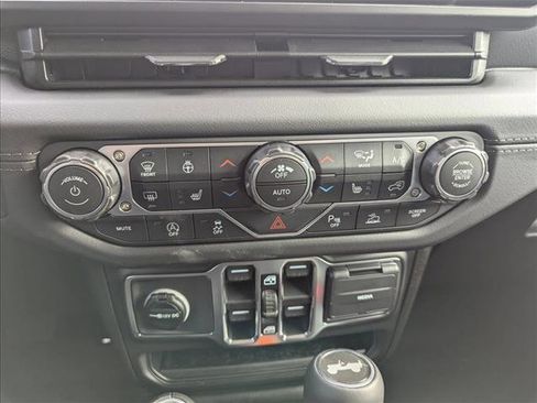 New 2026 Jeep Wrangler Unlimited Sahara AWD/4WD image 20