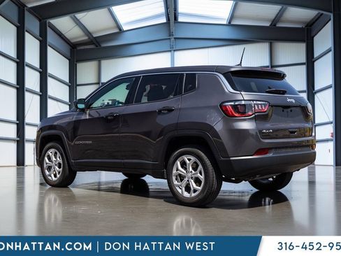 Used 2024 Jeep Compass Sport AWD/4WD image 26