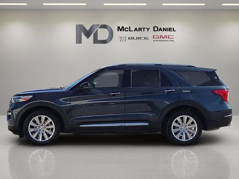 Used 2024 Ford Explorer Limited w/ Limited Technology Package AWD/4WD image 2
