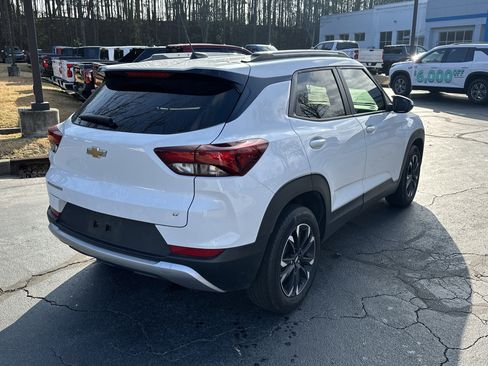 Used 2023 Chevrolet TrailBlazer LT w/ Convenience Package image 5