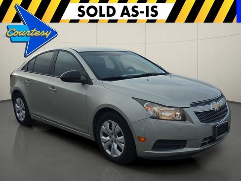 Used 2014 Chevrolet Cruze LS image 1