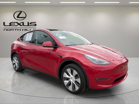Used 2023 Tesla Model Y Long Range image 4
