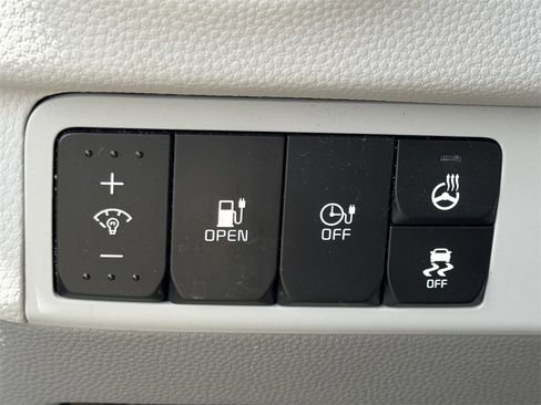 Used 2016 Kia Soul EV image 12