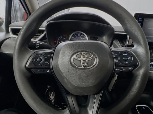 Used 2020 Toyota Corolla LE image 18