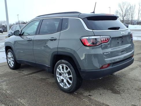 Used 2023 Jeep Compass Latitude image 4
