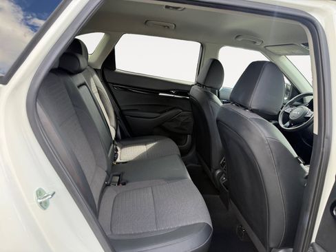 Used 2023 Kia Seltos S w/ Navigation Package FWD image 18
