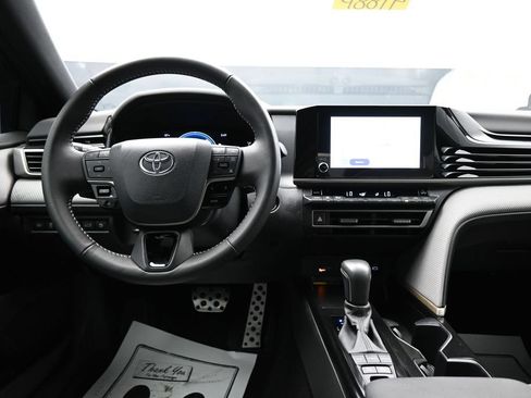 Used 2026 Toyota Camry SE FWD image 14