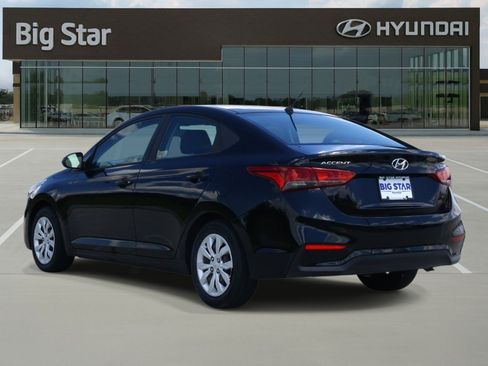 Used 2022 Hyundai Accent SE FWD image 3