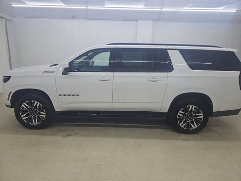 Used 2025 Chevrolet Suburban Z71 AWD/4WD image 20