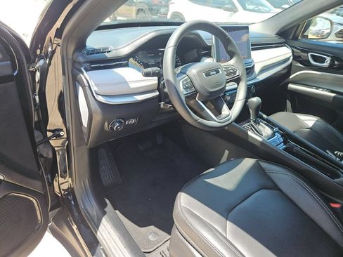 Used 2025 Jeep Compass Limited AWD/4WD image 13
