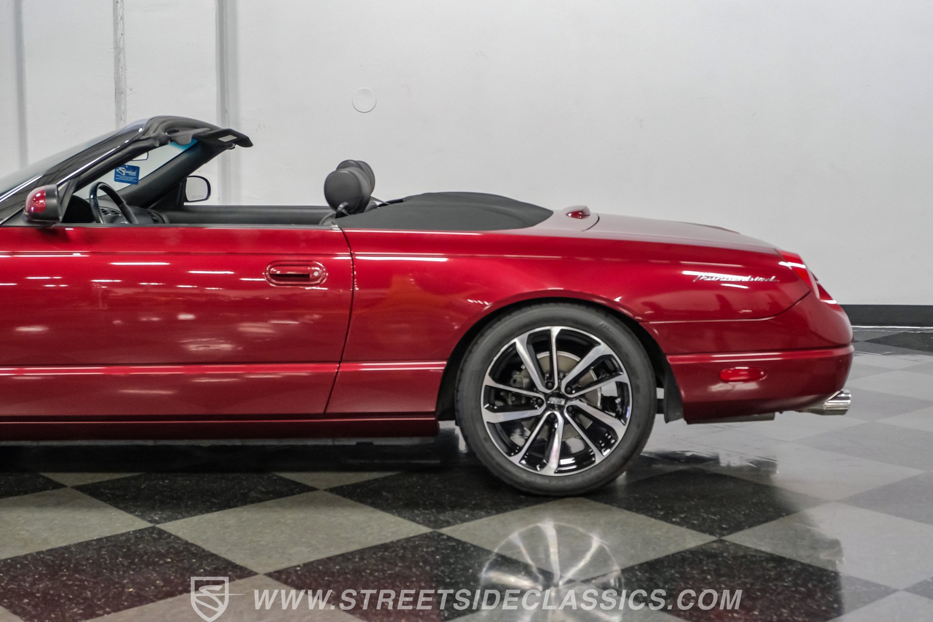 Used 2004 Ford Thunderbird RWD image 26