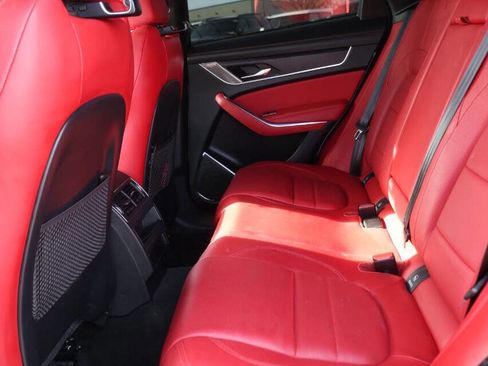 Used 2021 Jaguar F-PACE R-Dynamic S image 17