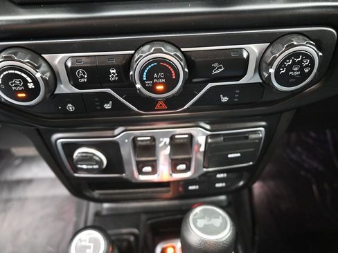 Used 2020 Jeep Wrangler Sport image 9