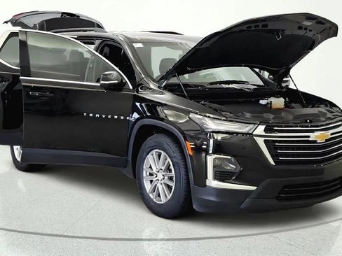 Used 2023 Chevrolet Traverse LT w/ LPO, Floor Liner Package AWD/4WD image 12