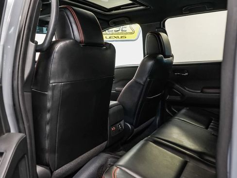 Used 2023 Nissan Frontier PRO-4X w/ Pro-4X Premium Package image 19