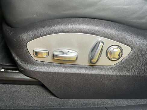 Certified 2026 Porsche Macan AWD/4WD image 17