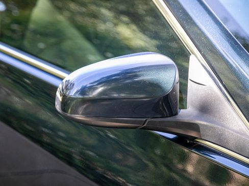 Used 2017 Toyota Camry SE image 19