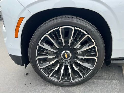 New 2026 Chevrolet Tahoe High Country AWD/4WD image 36