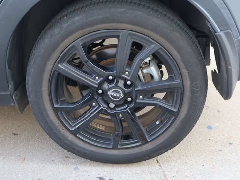 Used 2023 Nissan Kicks SR FWD image 26