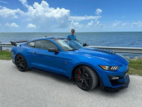 Used 2021 Ford Mustang Shelby GT500 w/ Carbon Fiber Track Pack RWD image 21