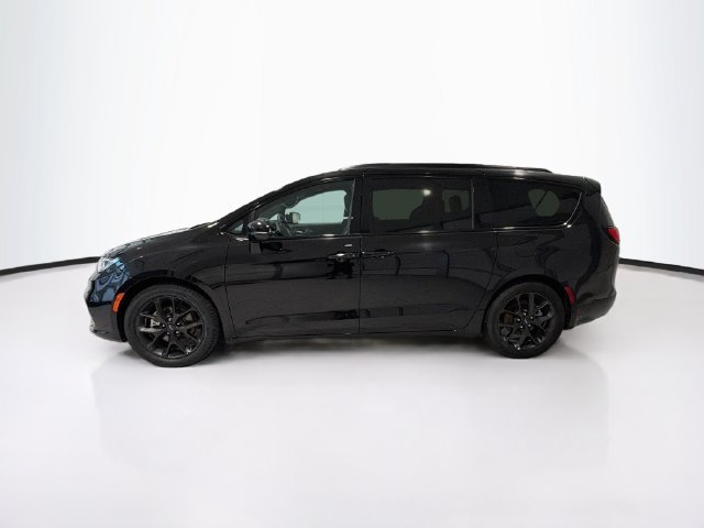 Used 2025 Chrysler Pacifica Limited FWD image 4