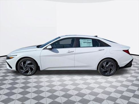 New 2026 Hyundai Elantra Limited image 3