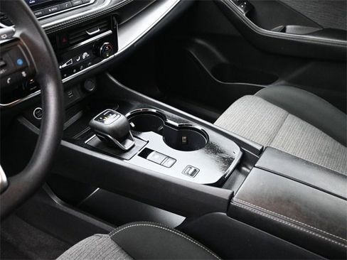 Used 2023 Nissan Rogue SV image 20