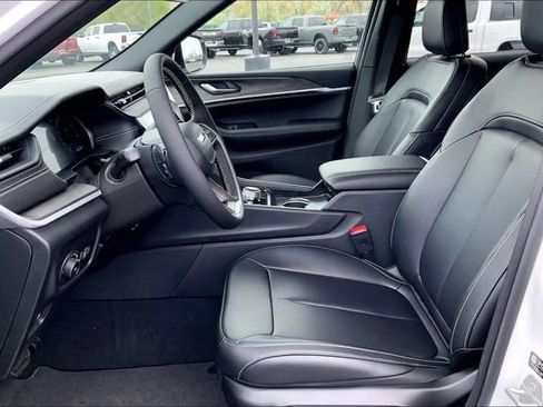 New 2026 Jeep Grand Cherokee Limited AWD/4WD image 9